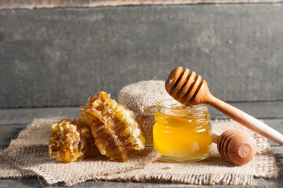 عسل طبیعی شان